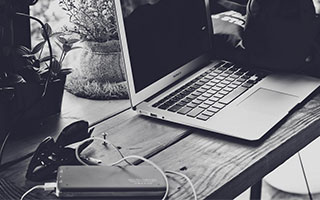 提前欢迎拉什福德？亚马尔穿曼联球衣照曝光，曾称想在梦剧场踢球